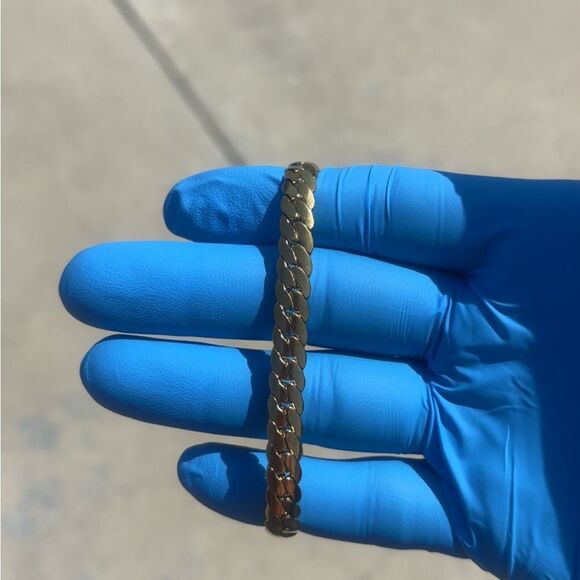 Gold Finish Bracelet - Picture 1 of 3